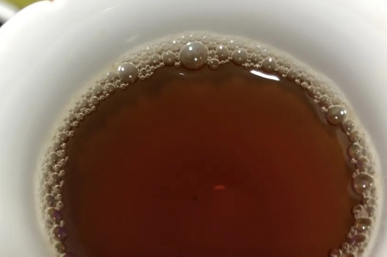 老白茶上火還是去火？夏季喝煮的老白茶會(huì)容易上火！