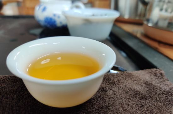 蜜蘭香好還是鴨屎香好，鳳凰單叢茶蜜蘭香和鴨屎香特點(diǎn)有哪些？