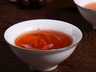 紅茶和綠茶的區(qū)別，常喝紅茶好還是綠茶好？