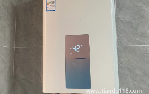 熱水器安裝的低了能放出水嗎（熱水器裝好了還能移位置么）