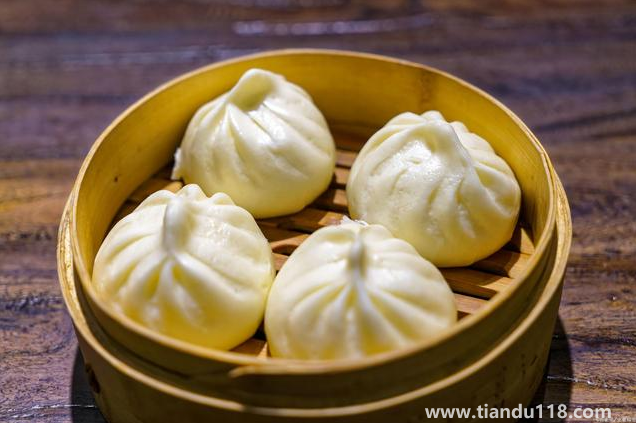 蒸包子放水應(yīng)該多還是少(包子要蒸多長(zhǎng)時(shí)間才能出鍋) 蒸包子放水應(yīng)該多還是少(包子要蒸多長(zhǎng)時(shí)間才能出鍋)