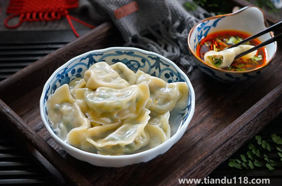 餃子浮起來還要煮多久（煮餃子用冷水還是熱水）