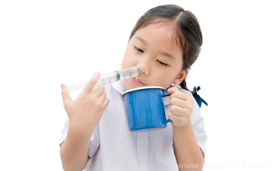 淡鹽水洗鼻子為什么會痛（淡鹽水洗鼻子的方法）